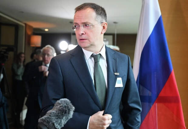 Мединский провел двухчасовые переговоры перед вылетом из Женевы