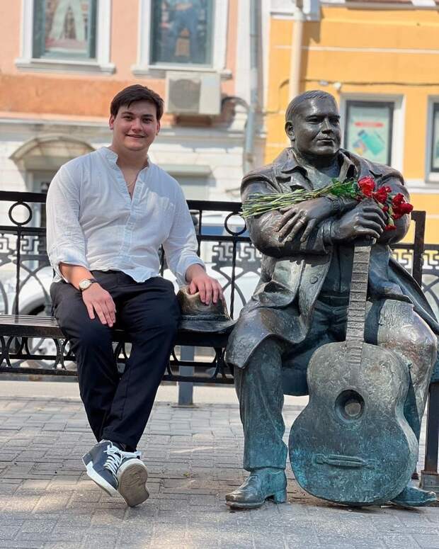 Звездные разборки: Зачем Канье Уэст приехал в Россию и кто попал под санкции Евросоюза