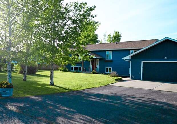 Как автобус, который стал домом для семьи из 6 человек, четырех кошек и собаки