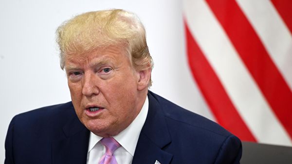 Президент США Дональд Трамп во время беседы с президентом РФ Владимиром Путиным на полях саммита Группы двадцати в Осаке. 28 июня 2019 Президент США Дональд Трамп во время беседы с президентом РФ Владимиром Путиным на полях саммита Группы двадцати в Осаке. 28 июня 2019