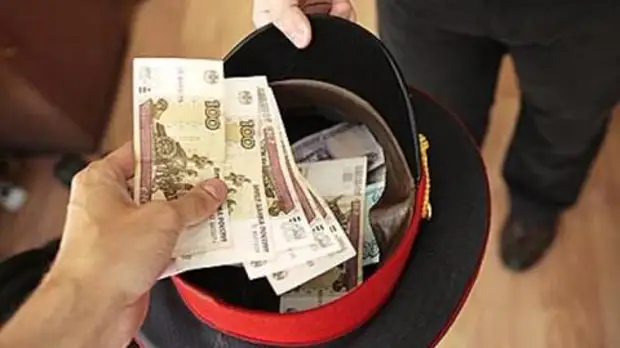 В Тихорецке экс-полицейский давал взятки бывшим коллегам