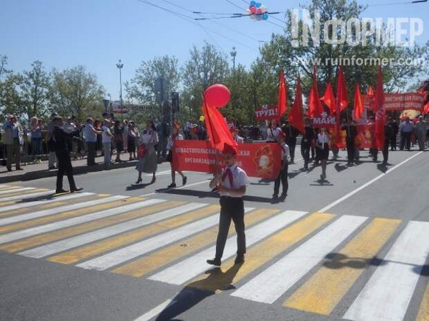 Первомайская демонстрация в Севастополе прошла без политических лозунгов