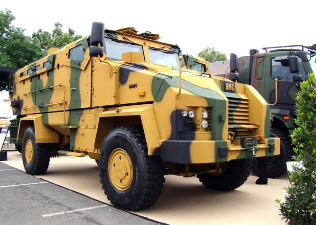 Многоцелевая 350-сильная машина ВМС 350-16Z Kirpi с защитой MRAP