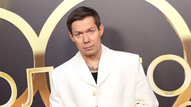 Стас Пьеха закрутил роман со стилисткой, моложе его на 14 лет