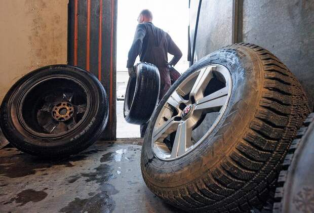 Москвичи стали массово отказываться от смены шин