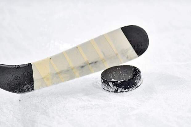 ice-hockey-4285440_1920 alt