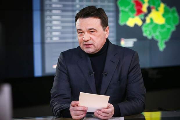 Юровский парк под крылом Воробьева: казнокрадство и девушки в красном Юровский парк под крылом Воробьева: казнокрадство и девушки в красном