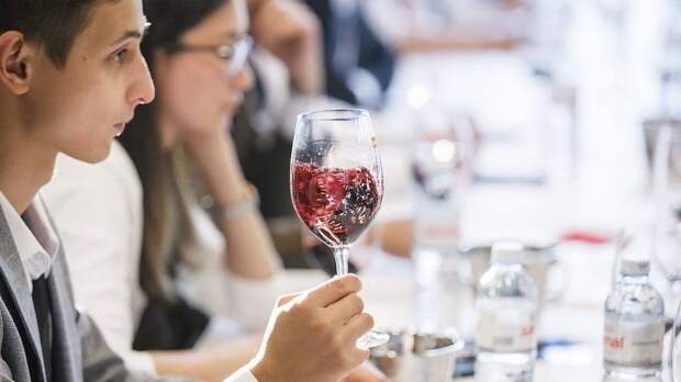 Названы неочевидные последствия высокого потребления алкоголя