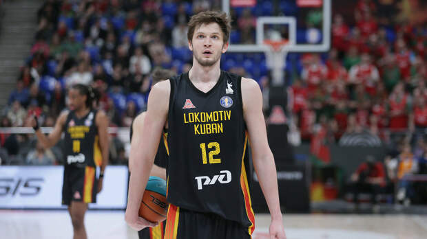 Елатонцев подписал контракт с клубом NCAA, имея обязательства перед «Локомотивом-Кубань»