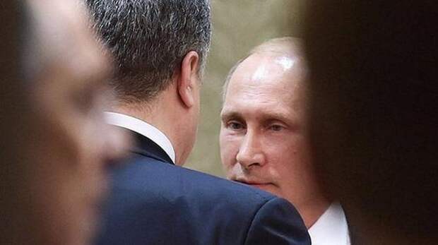 Великан Путин и трусливый карлик Порошенко