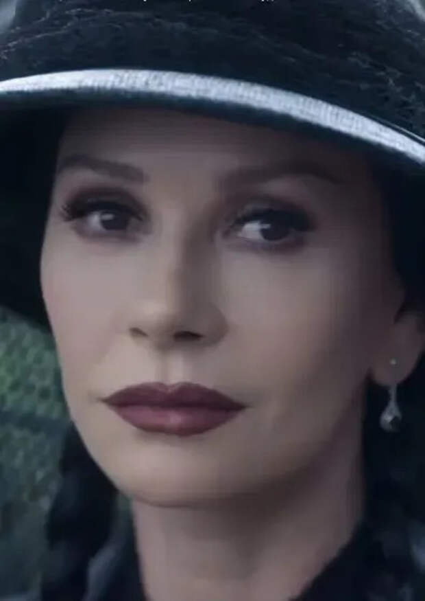 Кэтрин Зета-Джонс во втором сезоне сериала 