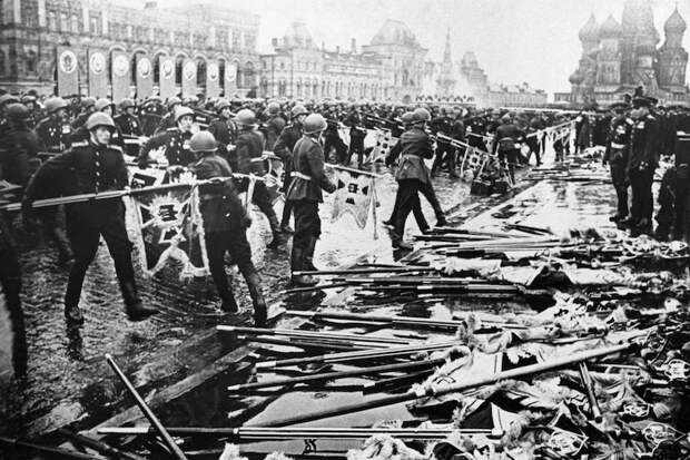 24 июня 1945 года состоялся первый Парад Победы 24 июня 1945 года состоялся первый Парад Победы