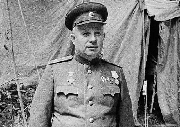 Почему Хрущёва обвиняют в двух главных поражениях Красной Армии