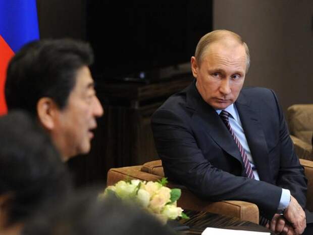 Встреча Владимира Путина с министром экономического развития Японии Синдзо Абэ