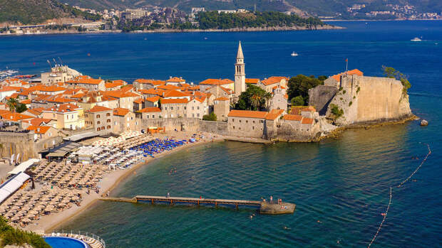 OneTwoTrip: до сентября россияне могут отдохнуть без визы в Черногории