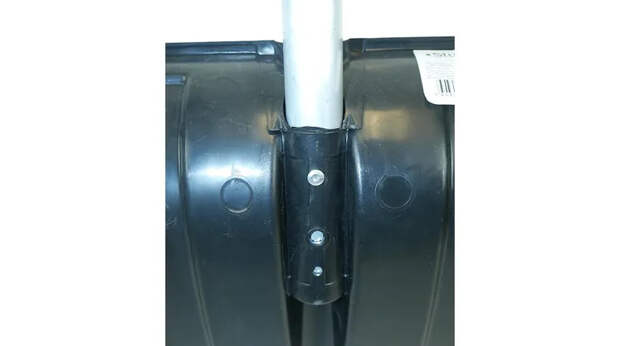 Так вот почему мы теперь гребем снег разборными лопатами