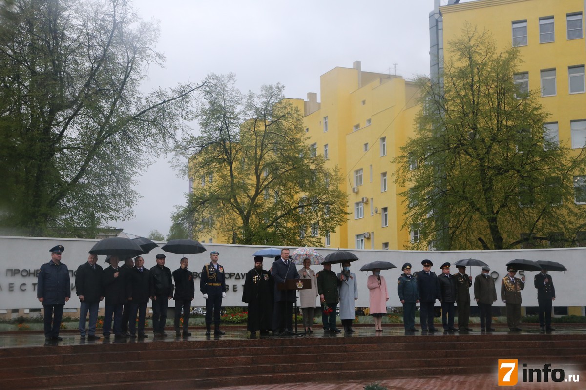 Рязанцы встретили десантников, принимавших участие в Параде Победы на Красной площади