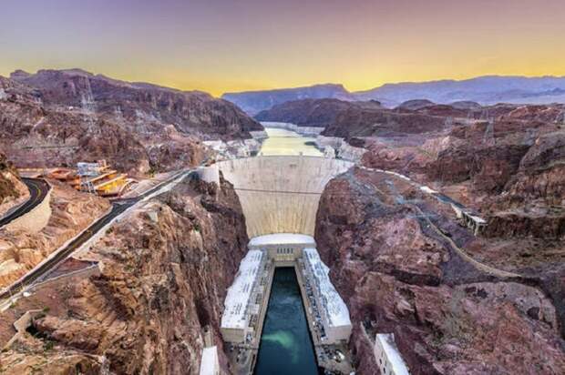 Самая известная американская дамба. /Фото: homsk.com