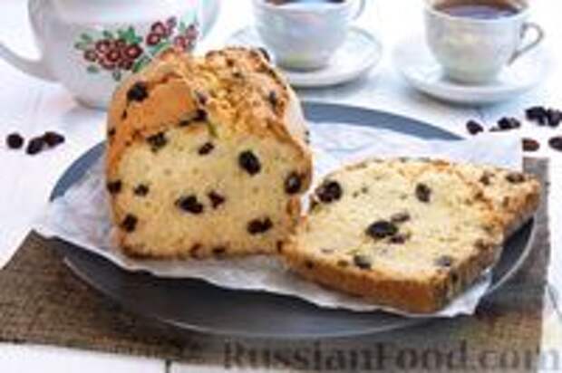 Фото к рецепту: Творожный кекс с изюмом (на белках)