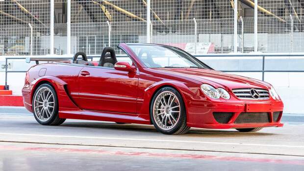 Очень редкий и яркий кабриолет Mercedes-Benz CLK DTM AMG