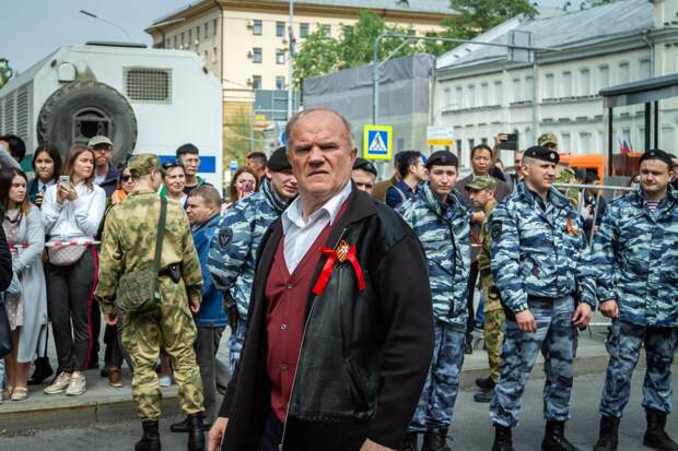 Зюганов публично обратился к Владимиру Путину Зюганов публично обратился к Владимиру Путину