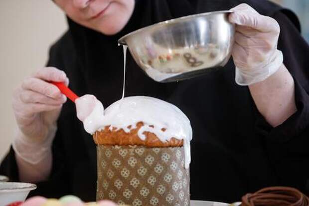 Полезнее и вкуснее: чем заменить сахарную глазурь на куличе