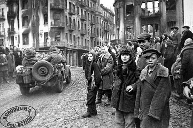 В освобожденной Виннице. 1943. 