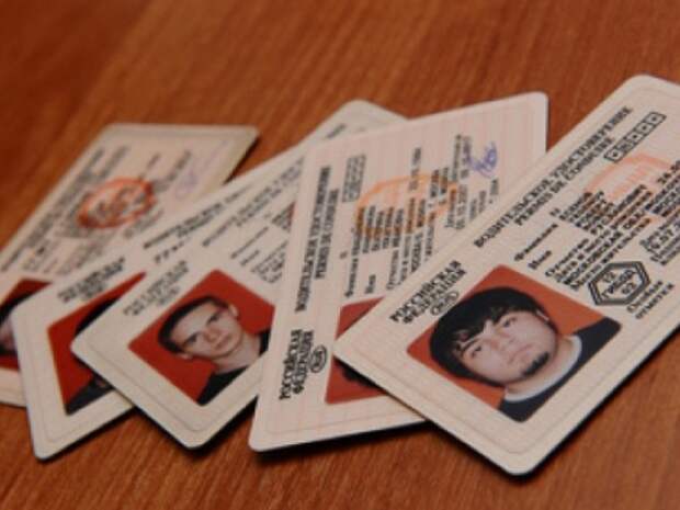 Жителям России могут разрешить сдавать экзамены на права без медсправки