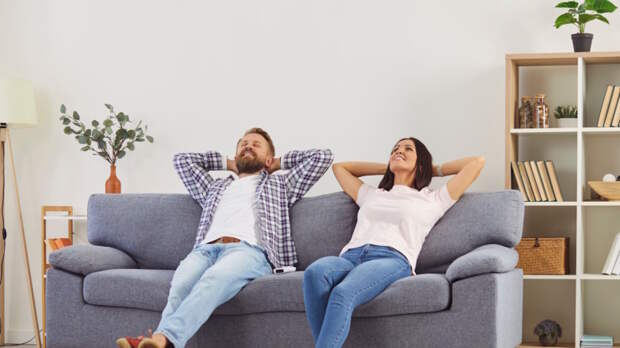 Как продлить себе февральские праздничные выходные и не ходить на работу: юрист перечислил законные способы