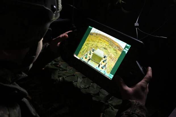 Робот «Курьер» снял агонию украинского FPV-дрона