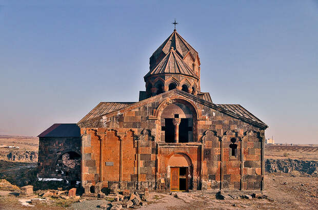 Древний армянский монастырь