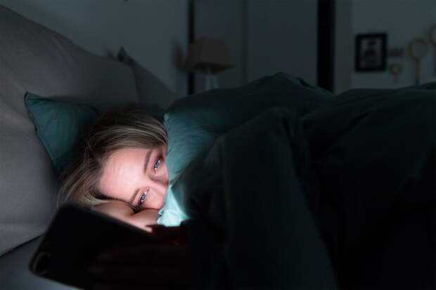 BMC: использование телефона перед сном не усложняет засыпание