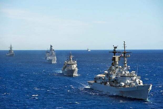 НАТО выразили недовольство тем, что Россия черезмерно следит за военными кораблями НАТО в Черном море