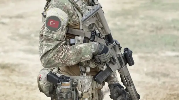 Трое военных погибли при взрыве в Турции