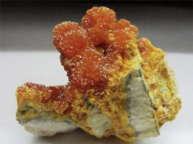 Здесь галерея - листайте. Сульфид мышьяка - аурипигмент