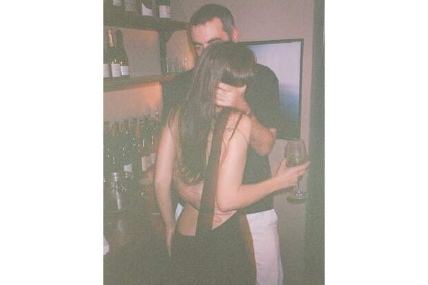 Эмили Ратаковски показала интимное фото с бывшим возлюбленным Дуа Липы