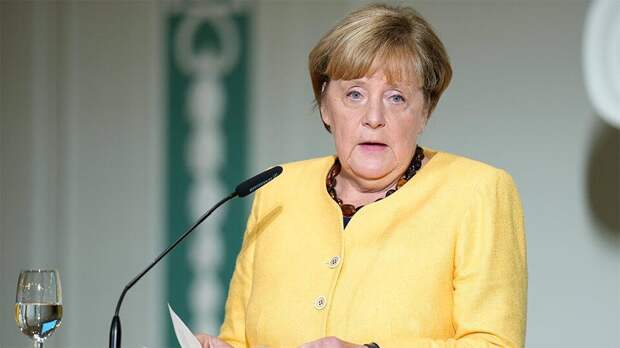 Меркель заявила, что ей не дали наладить диалог с Путиным