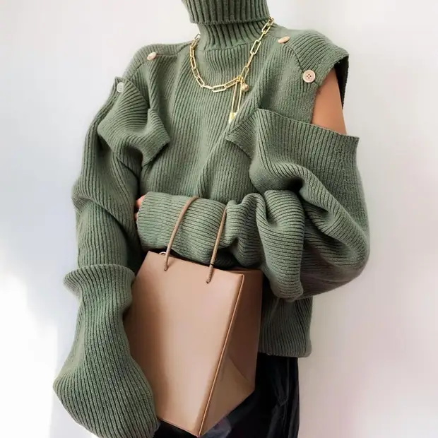 Модный свитер 2022: оригинальные дизайны на любой вкус