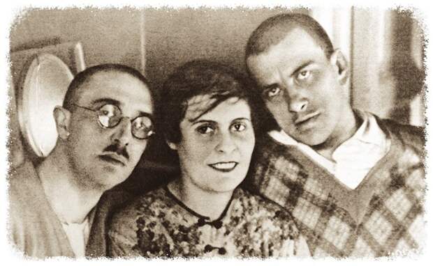 Фотография Лили, Осипа и Маяковского, сделанная в 1929 г