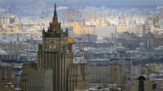 В МИД РФ заявили о готовности обсудить с США нормализацию работы посольств