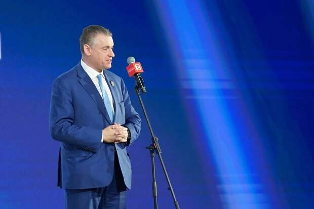 Слуцкий заявил, что вето Венгрии и Словакии подорвало «замашки» фон дер Ляйен