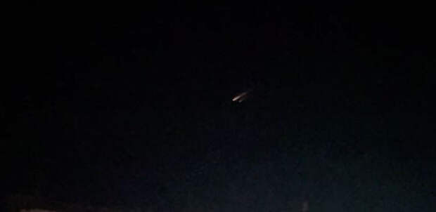 Сгорающий в атмосфере объект, заснятый очевидцем / Источник изображения: news.tvs-24.com