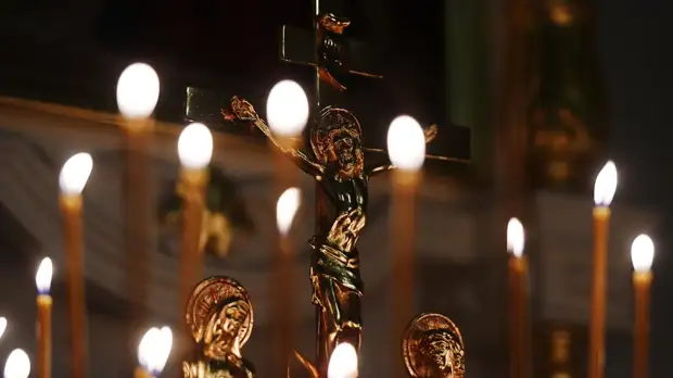 РИА Новости: в ЛНР прихожане явились на пасхальные ночные службы