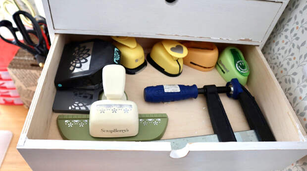 Листайте вправо