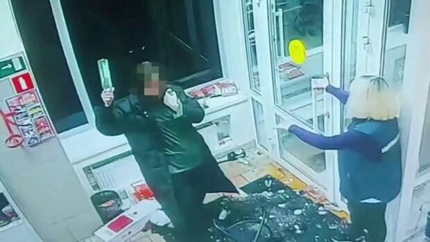 Буйная посетительница магазина в Санкт-Петербурге