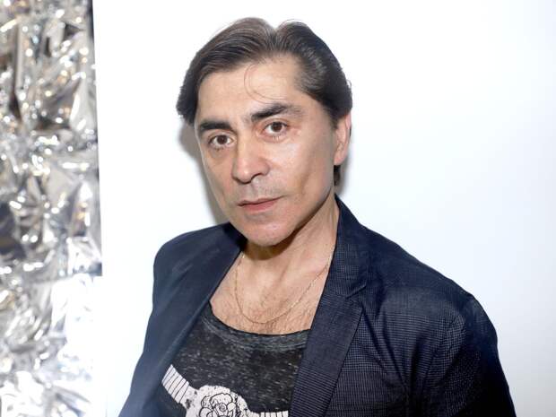 Помирился с отчимом, встречался с бывшей Казаченко. Жизнь Степана Джигарханяна