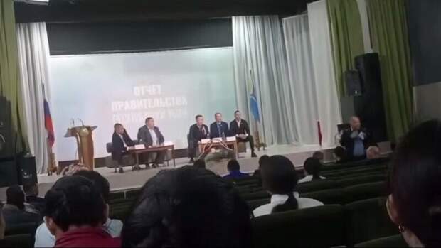 В Туве мужчина задал чиновникам вопрос на злобу дня