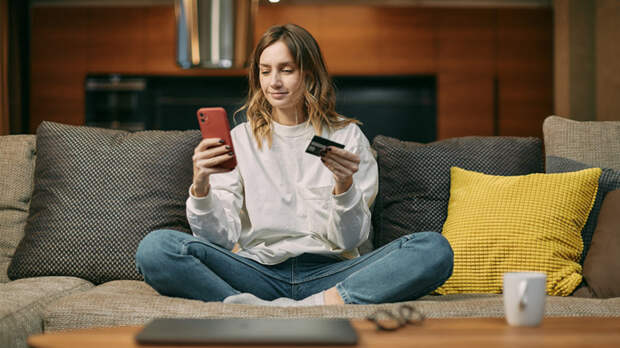 Мошенники обманывают россиян, обещая повышенный кешбэк