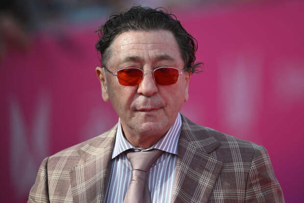 Певец Григорий Лепс заявил, что его сейчас не интересуют девушки