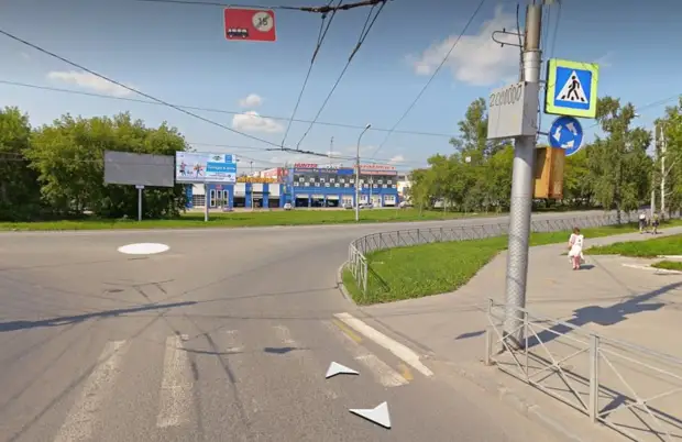 Хозяин «Лексуса» набросился на водителя-«учителя», который не дал ему съехать с кольца с левого ряда (чем кончилось)